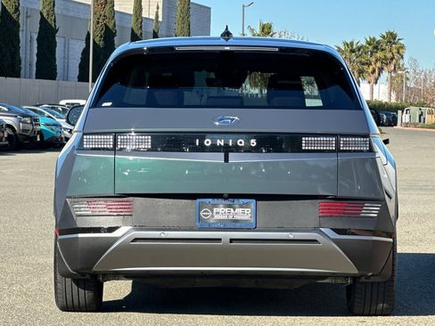 Used 2024 Hyundai Ioniq 5 SE image 5