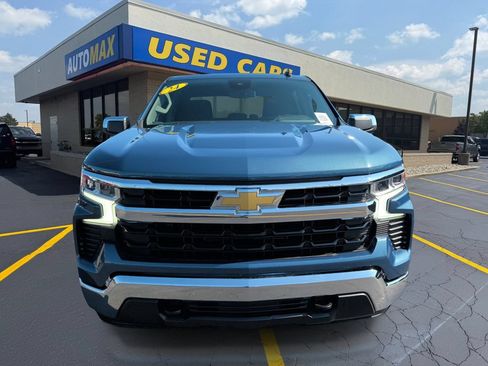 Used 2024 Chevrolet Silverado 1500 LT AWD/4WD image 3