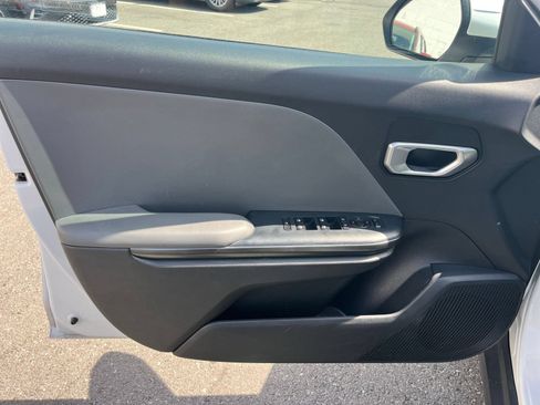 Used 2025 Kia K4 FWD image 18