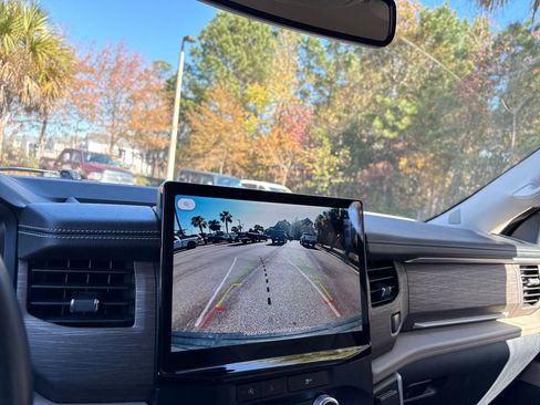 Used 2024 Ford Expedition Max Limited image 19