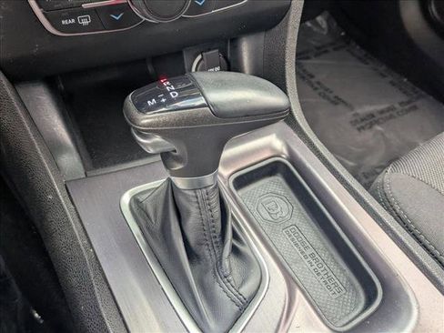 Used 2015 Dodge Charger SE w/ Sport Appearance Group image 11