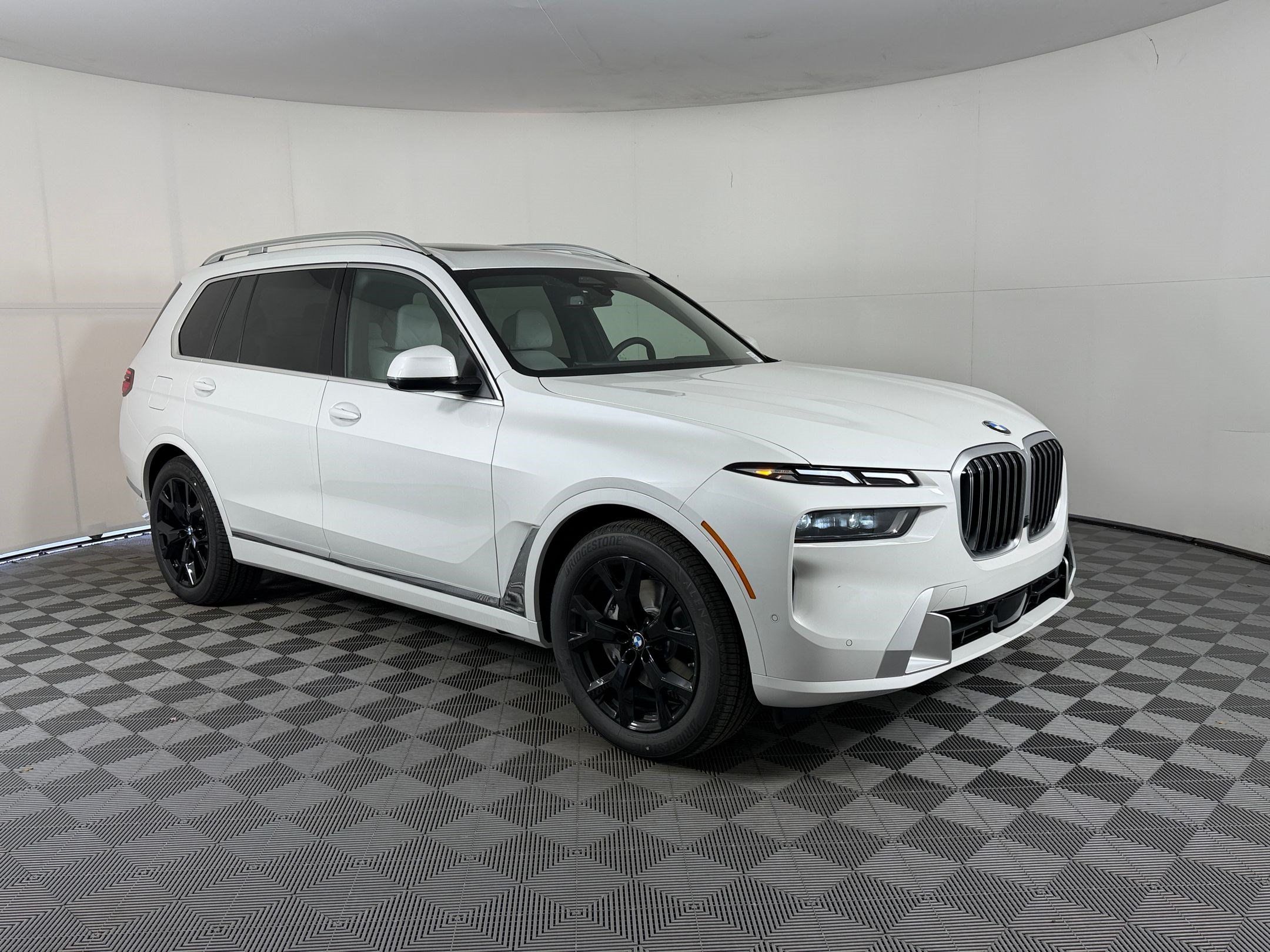 Used 2027 BMW X7 xDrive40i w/ Premium Package AWD/4WD image 7