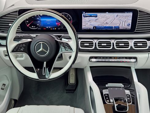 Certified 2025 Mercedes-Benz Maybach GLS 600 4MATIC image 23
