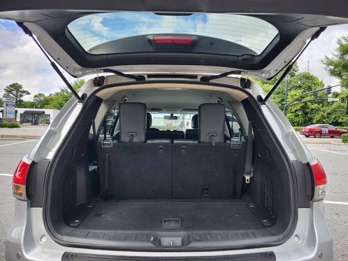 Used 2013 Nissan Pathfinder SV w/ Cargo Pkg FWD image 13