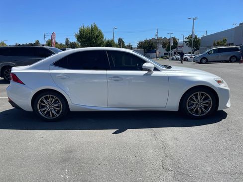 Used 2015 Lexus IS 250 RWD image 6