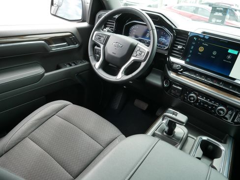 Used 2023 Chevrolet Silverado 1500 RST w/ Z71 Off-Road Package AWD/4WD image 9