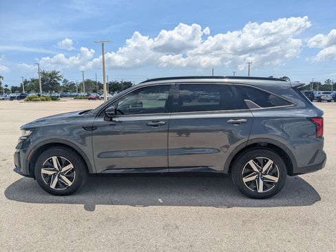 Used 2022 Kia Sorento S w/ Panoramic Sunroof Package FWD image 7