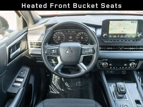 Used 2023 Mitsubishi Outlander SE Black Edition image 13