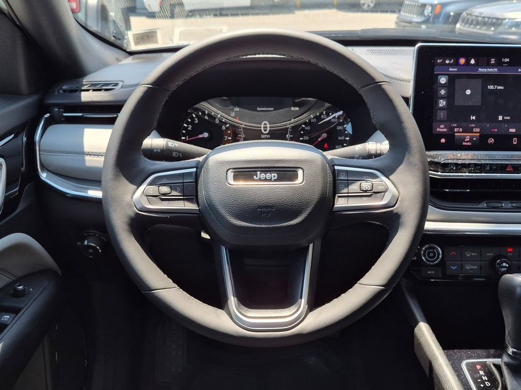 Used 2023 Jeep Compass Limited AWD/4WD image 13