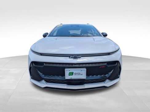 Used 2025 Chevrolet Equinox EV RS w/ LPO, All-Weather Mat Package FWD image 2