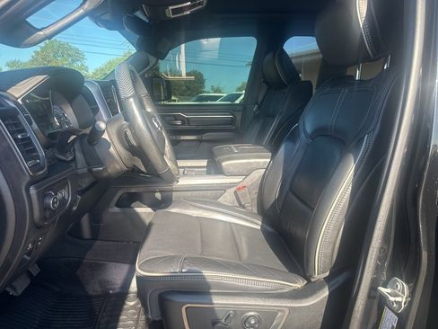 Used 2020 RAM 1500 Limited w/ Black Appearance Package image 25