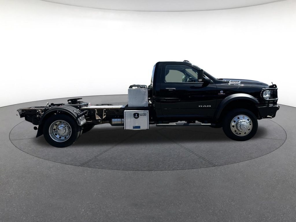 Used 2022 RAM 5500 Tradesman RWD image 7