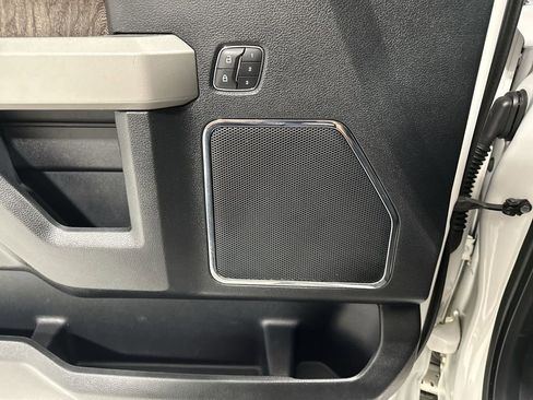 Used 2019 Ford F250 Lariat w/ Lariat Ultimate Package AWD/4WD image 25