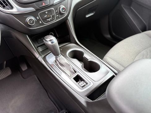Used 2021 Chevrolet Equinox LT FWD image 21