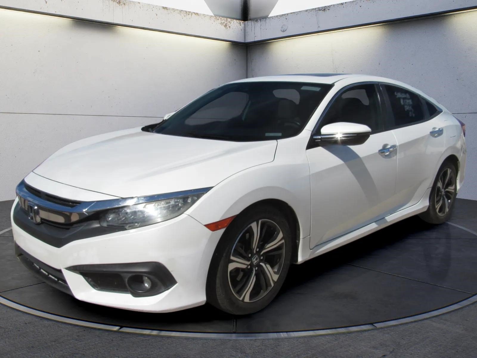 Used 2017 Honda Civic Touring image 1