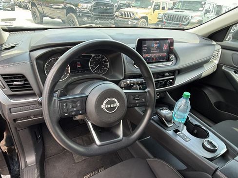 Used 2024 Nissan Rogue S AWD/4WD image 25