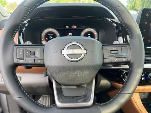 New 2026 Nissan Pathfinder Platinum w/ Lighting Package AWD/4WD image 25