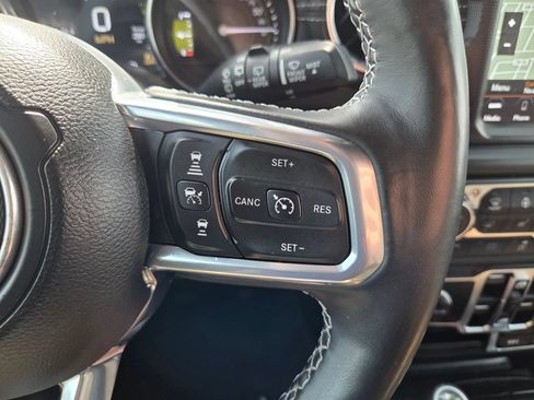 Used 2021 Jeep Wrangler Unlimited Sahara w/ Cold Weather Group AWD/4WD image 30