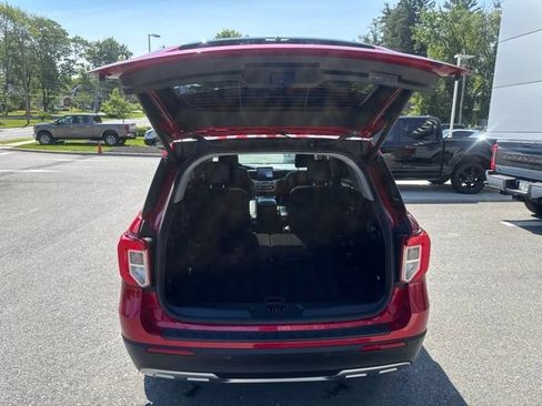 Used 2023 Ford Explorer XLT w/ Equipment Group 202A AWD/4WD image 10