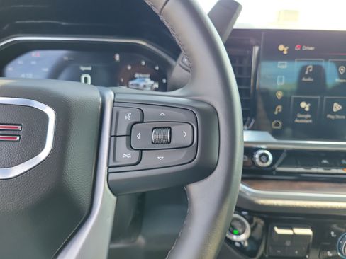 Used 2025 GMC Sierra 1500 SLT AWD/4WD image 23