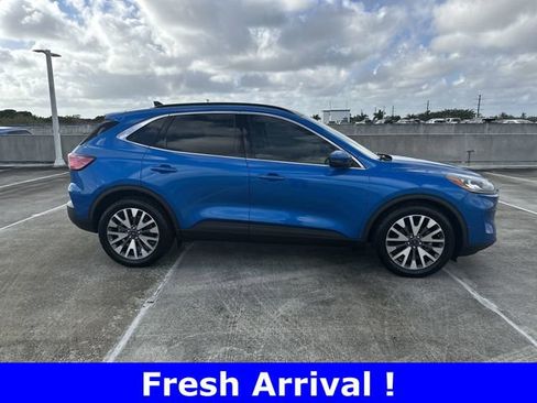 Used 2020 Ford Escape Titanium image 28