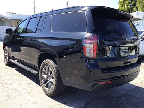 Used 2024 Chevrolet Suburban Z71 w/ Luxury Package AWD/4WD image 3