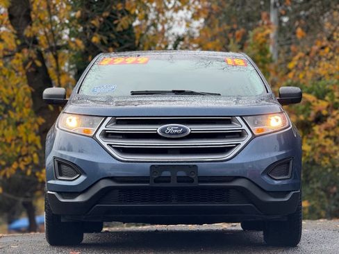 Used 2018 Ford Edge SE image 2