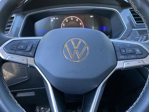 Used 2023 Volkswagen Tiguan SE image 15