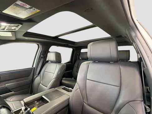 Used 2024 Toyota Tundra Platinum AWD/4WD image 19