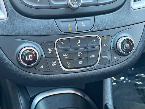 Used 2025 Chevrolet Malibu LT FWD image 16