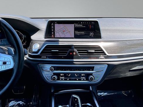 Used 2021 BMW 750i xDrive w/ M Sport Package AWD/4WD image 24