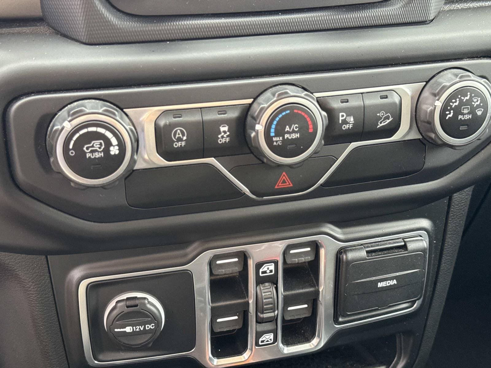 Used 2020 Jeep Wrangler Unlimited Sport AWD/4WD image 34