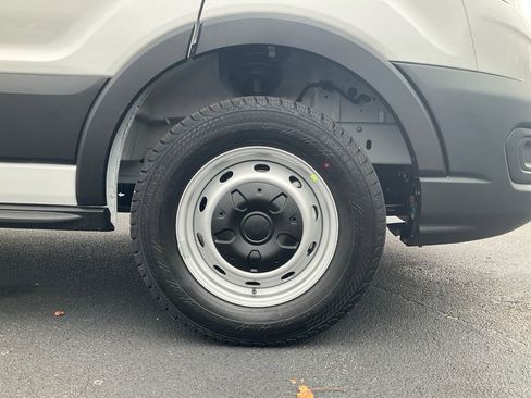 New 2026 Ford Transit 250 148 Medium Roof image 12