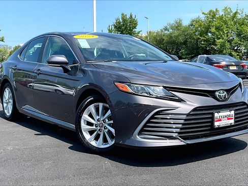 Used 2024 Toyota Camry LE w/ Convenience Package FWD image 2