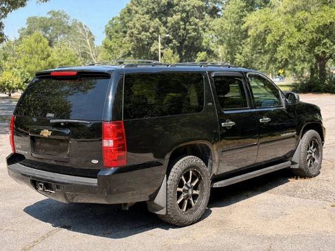 Used 2007 Chevrolet Suburban LTZ w/ LTZ Preferred Equipment Group AWD/4WD image 5