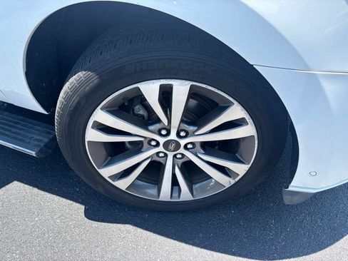 Used 2020 Ford Expedition Max Platinum RWD image 4