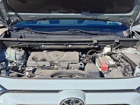 Used 2022 Toyota RAV4 XLE AWD/4WD image 27