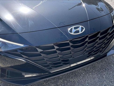 Used 2023 Hyundai Elantra SEL w/ Convenience Package FWD image 28