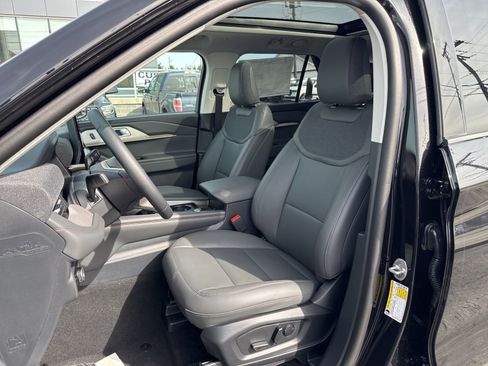 New 2026 Ford Explorer Active w/ Active Comfort Package image 2