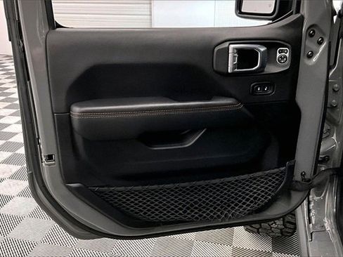 Used 2021 Jeep Gladiator Mojave image 16