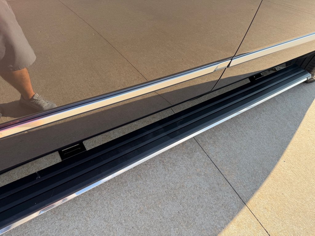Used 2018 Cadillac Escalade ESV Premium Luxury AWD/4WD image 17