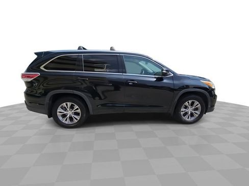 Used 2014 Toyota Highlander XLE AWD/4WD image 9