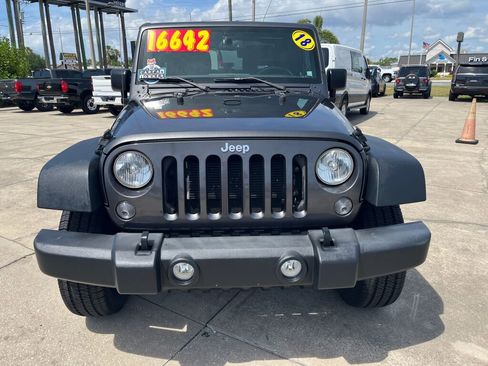 Used 2018 Jeep Wrangler Sport AWD/4WD image 8