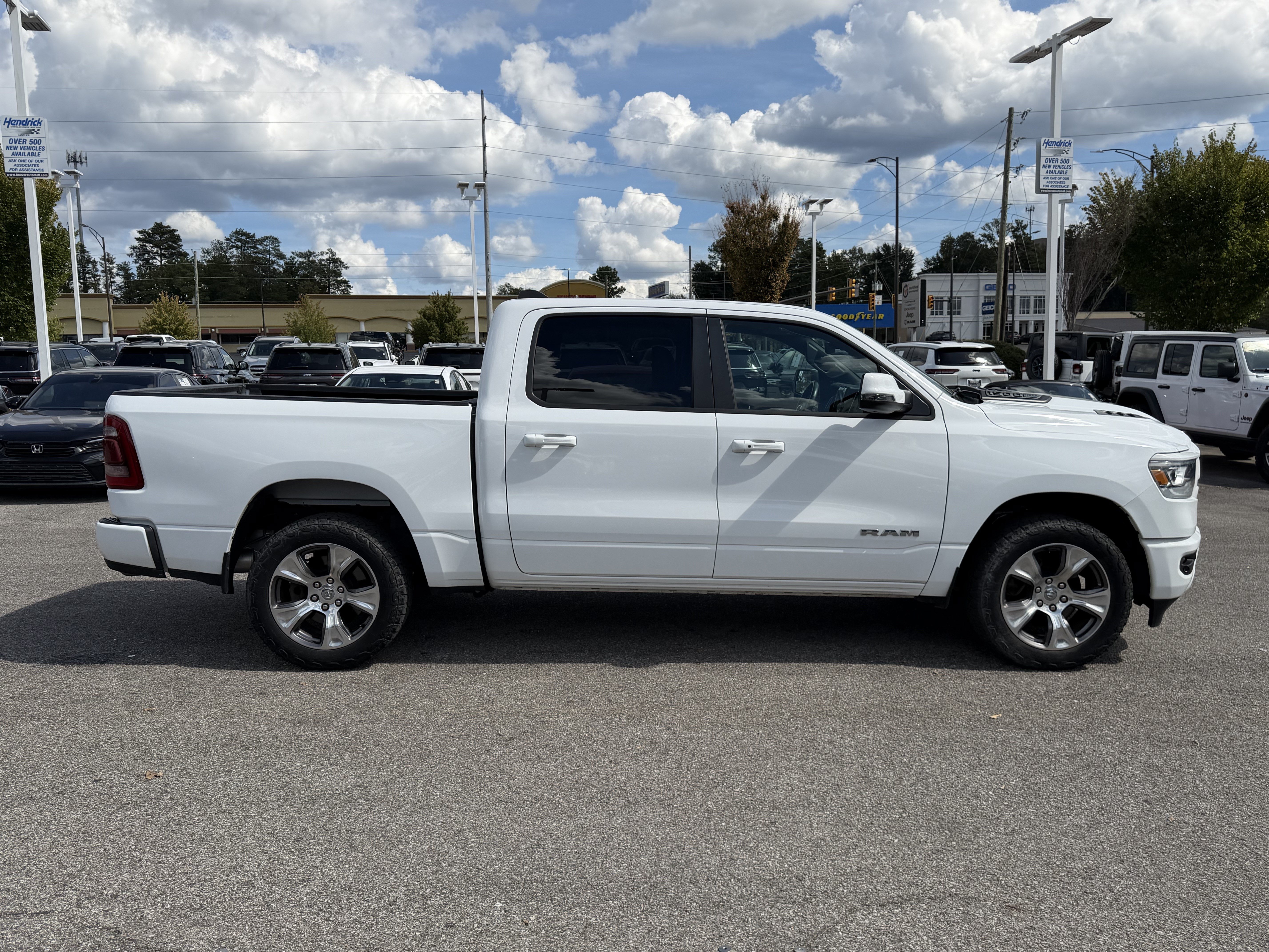 Used 2024 RAM 1500 Laramie AWD/4WD image 11