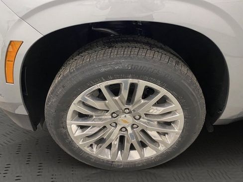 New 2026 Chevrolet Suburban Premier image 32