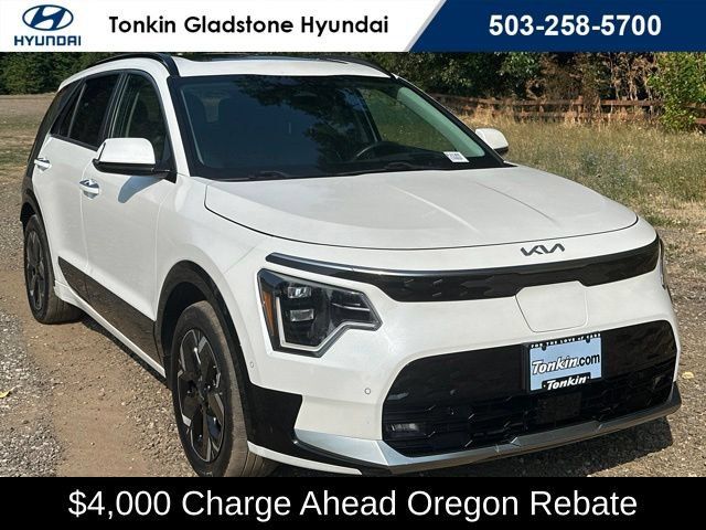 Used 2023 Kia Niro Wave FWD image 2