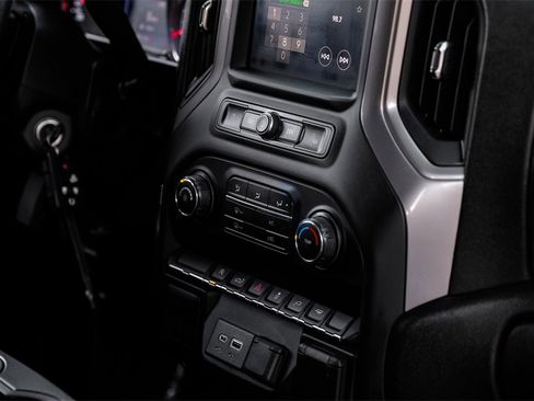 Used 2022 Chevrolet Silverado 1500 Custom w/ Safety Confidence Package image 18