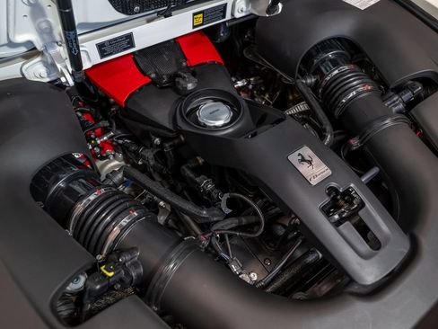 Certified 2023 Ferrari F8 Tributo RWD image 34
