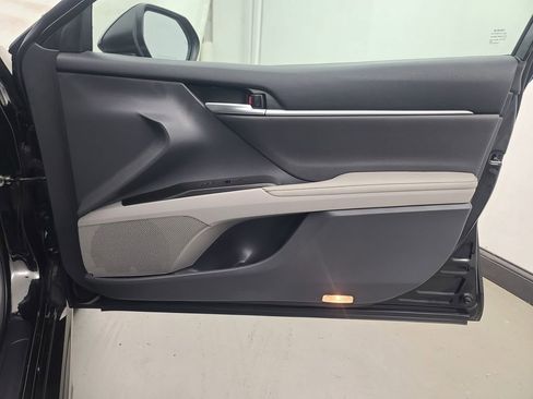 Used 2023 Toyota Camry XSE image 13
