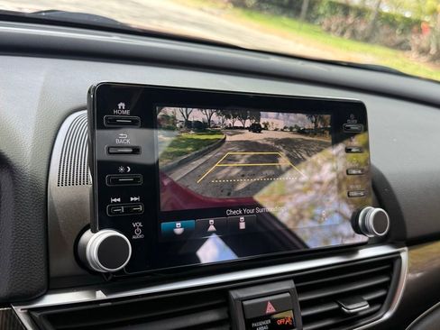 Used 2018 Honda Accord Sport image 21